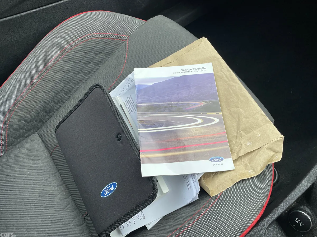 Ford Fiesta Hatchback, Petrol, 2016, Red