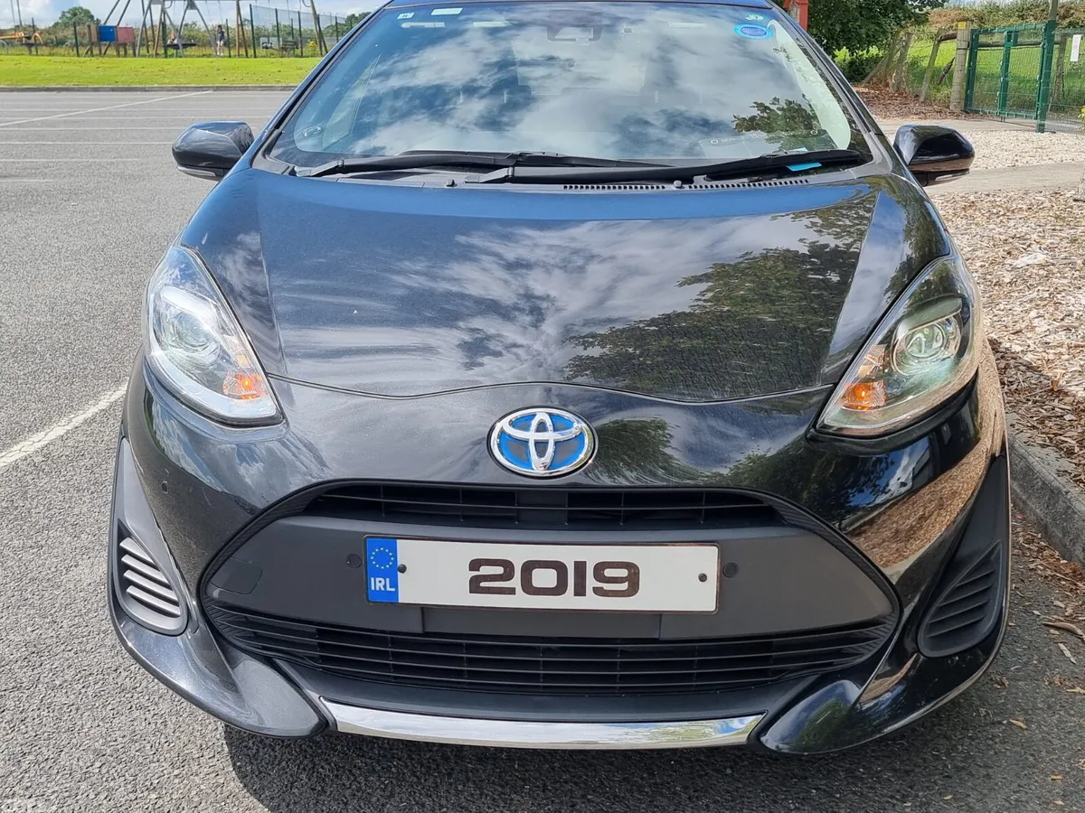 Toyota Aqua Hatchback, Petrol Hybrid, 2019, Black