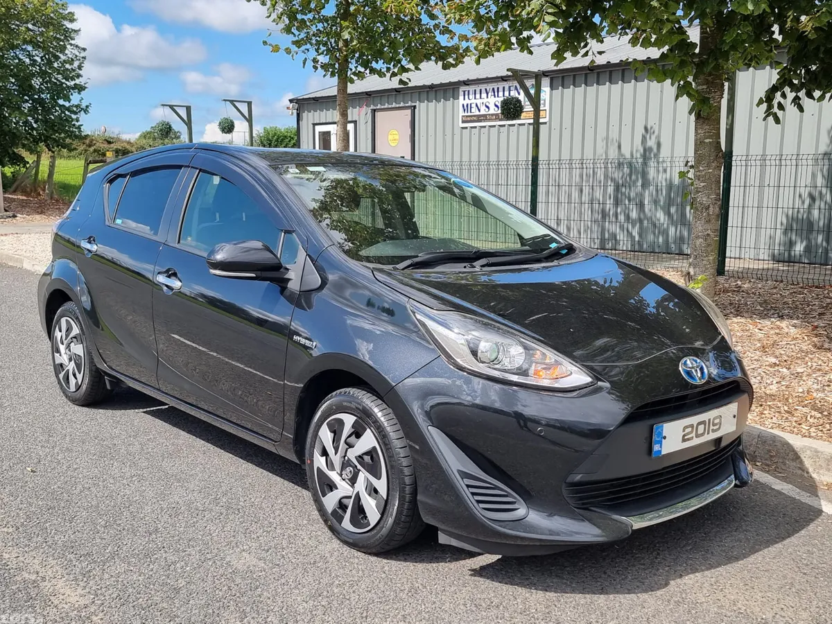 Toyota Aqua Hatchback, Petrol Hybrid, 2019, Black