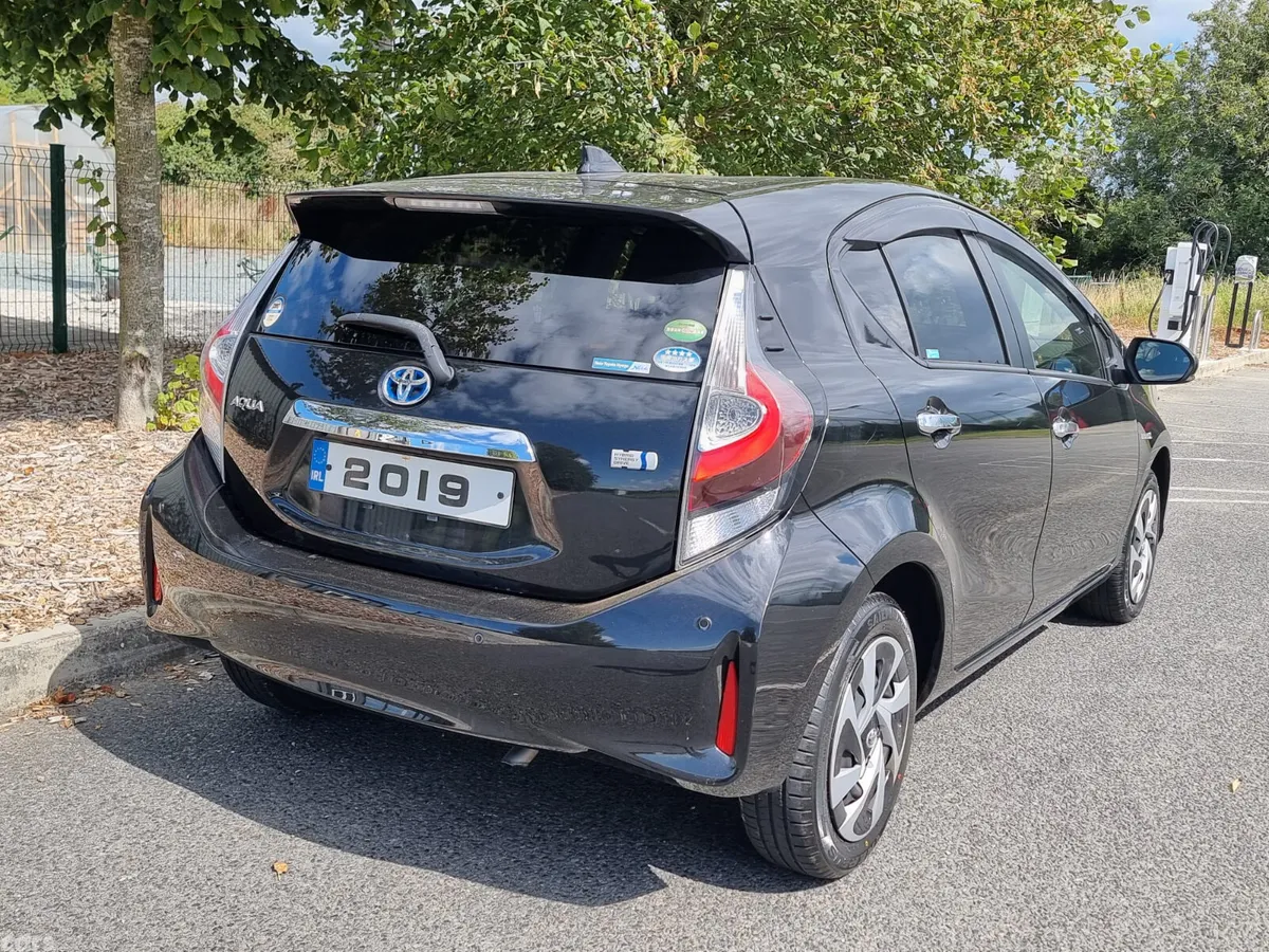 Toyota Aqua Hatchback, Petrol Hybrid, 2019, Black