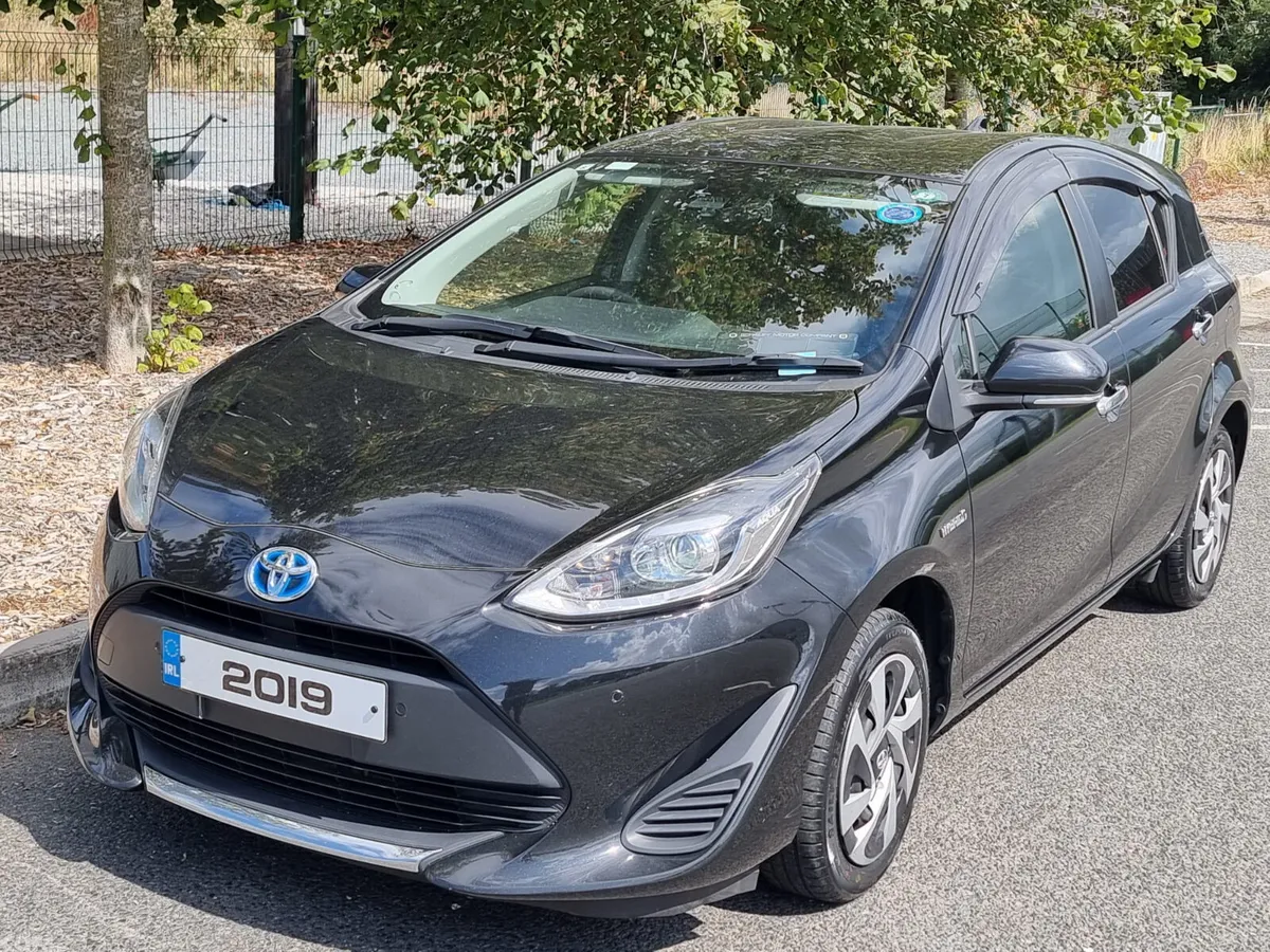 Toyota Aqua Hatchback, Petrol Hybrid, 2019, Black