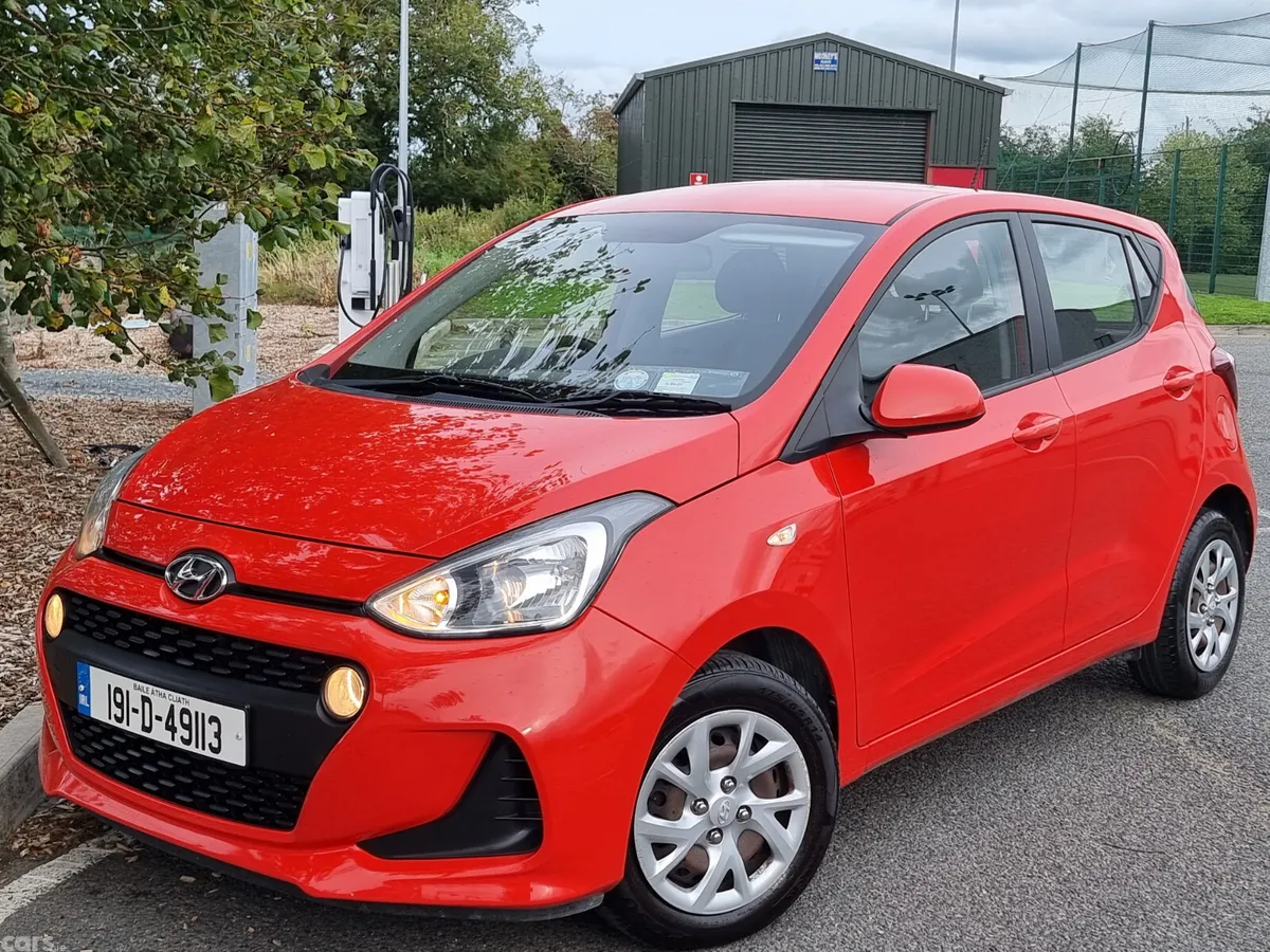 Hyundai i10 Hatchback, Petrol, 2019, Red