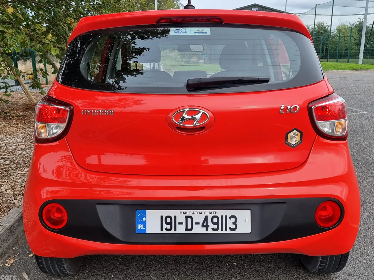 Hyundai i10 Hatchback, Petrol, 2019, Red