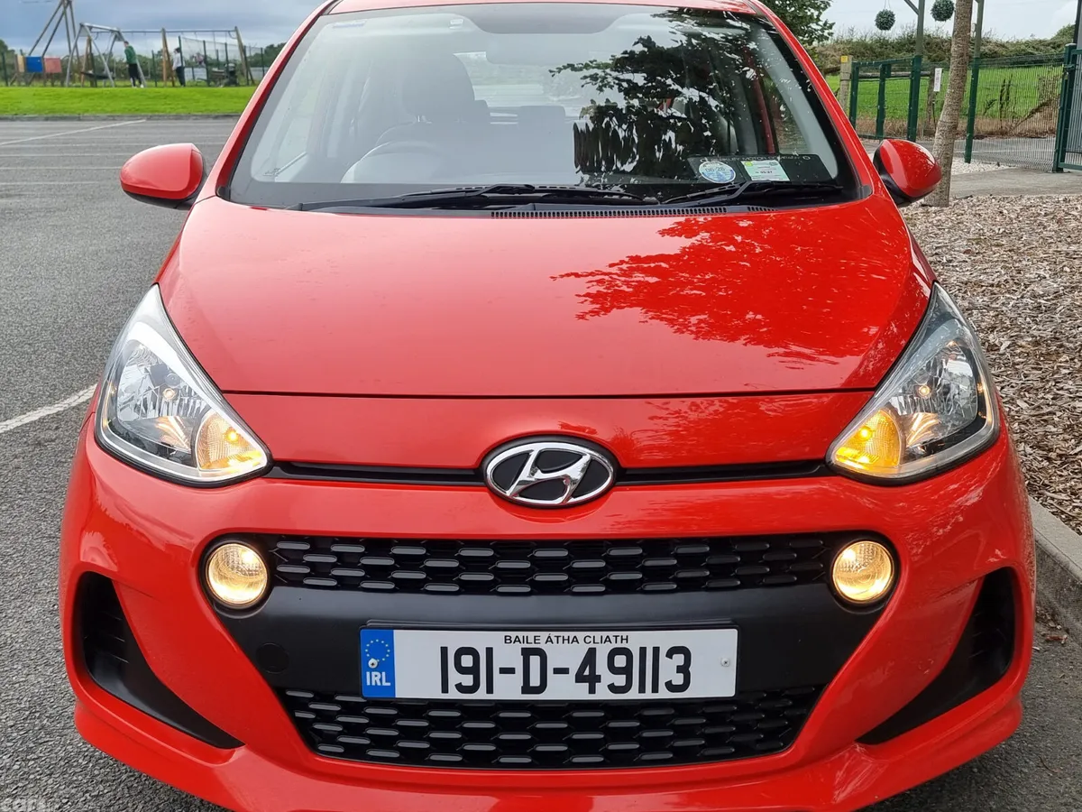 Hyundai i10 Hatchback, Petrol, 2019, Red