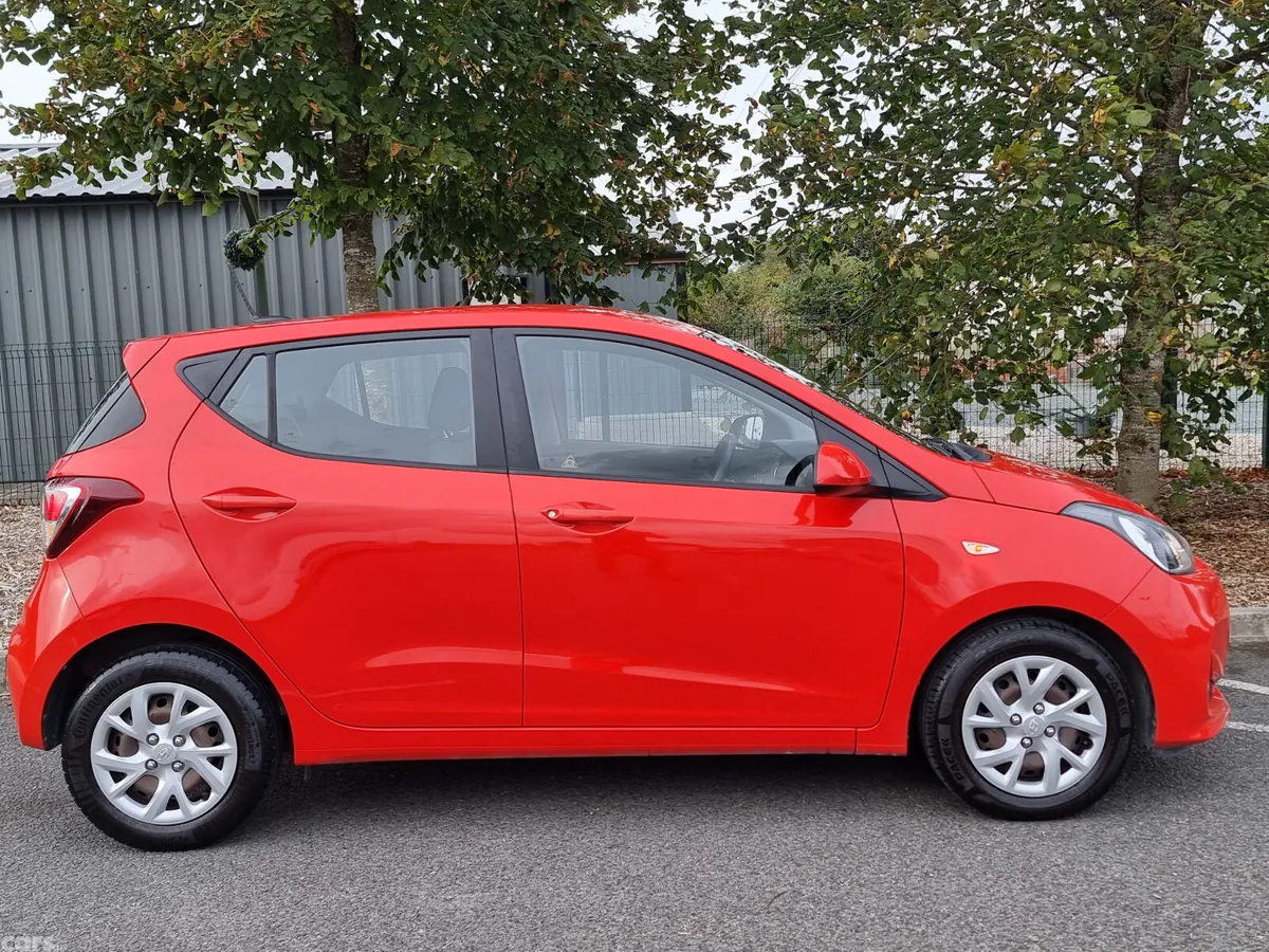 Hyundai i10 Hatchback, Petrol, 2019, Red