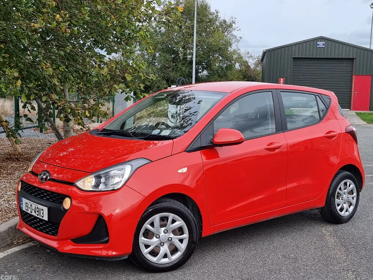 Hyundai i10 Hatchback, Petrol, 2019, Red