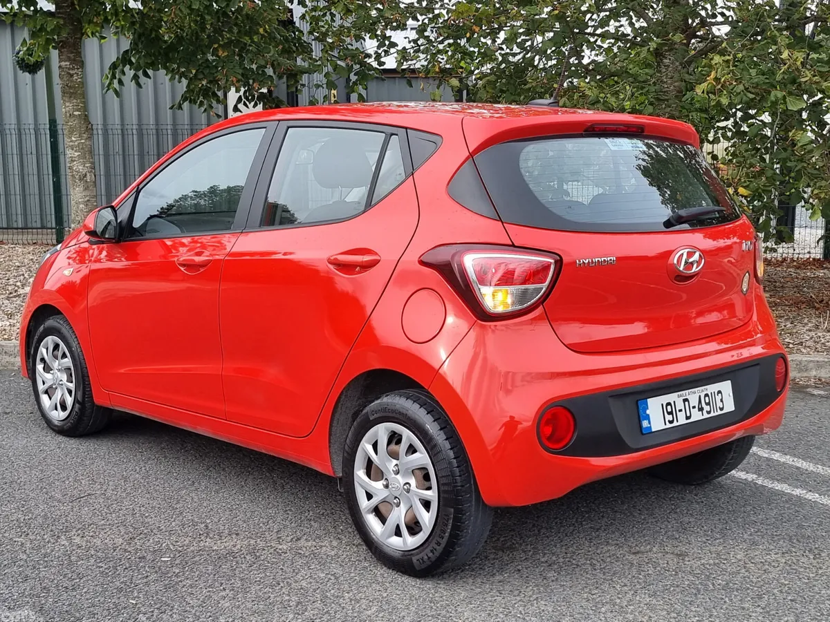 Hyundai i10 Hatchback, Petrol, 2019, Red
