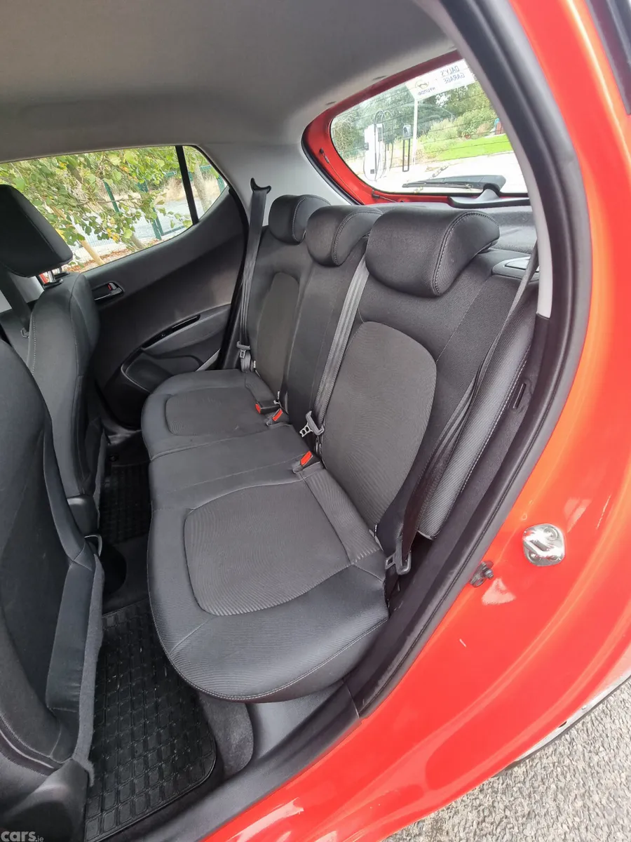 Hyundai i10 Hatchback, Petrol, 2019, Red