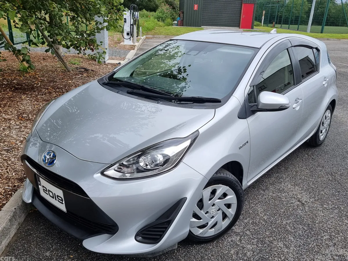 Toyota Aqua Hatchback, Petrol Hybrid, 2019, Black