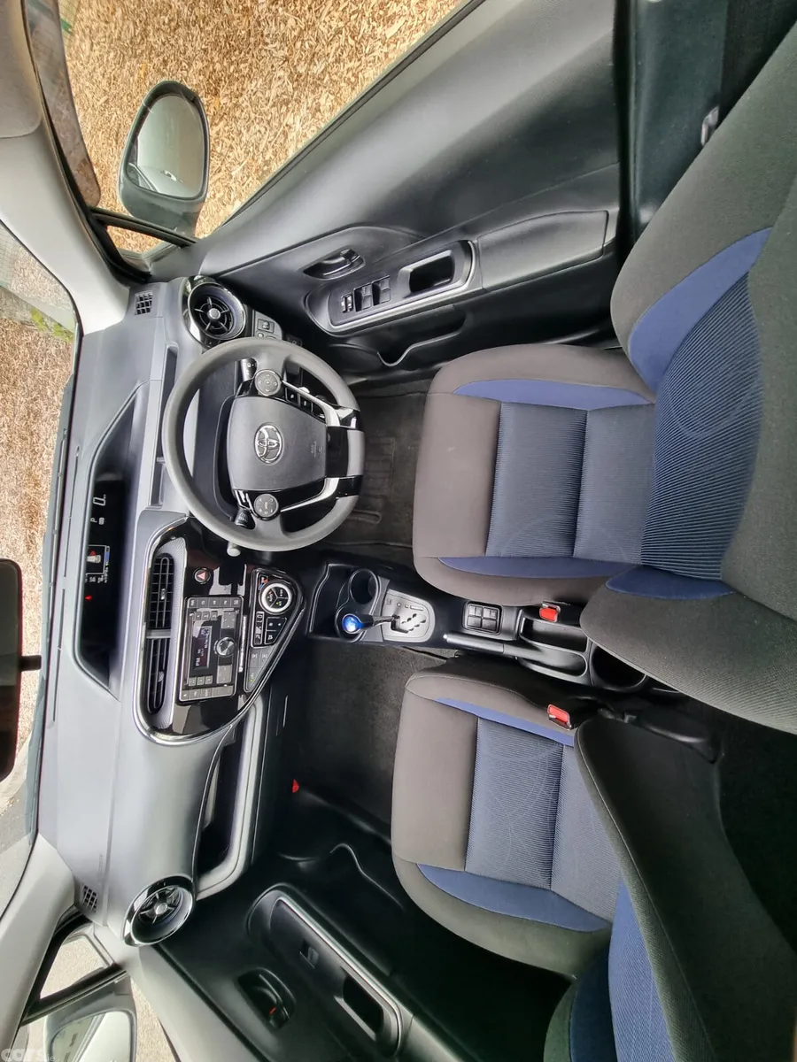 Toyota Aqua Hatchback, Petrol Hybrid, 2019, Black