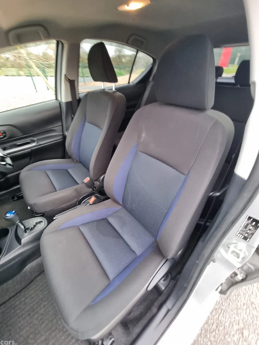 Toyota Aqua Hatchback, Petrol Hybrid, 2019, White
