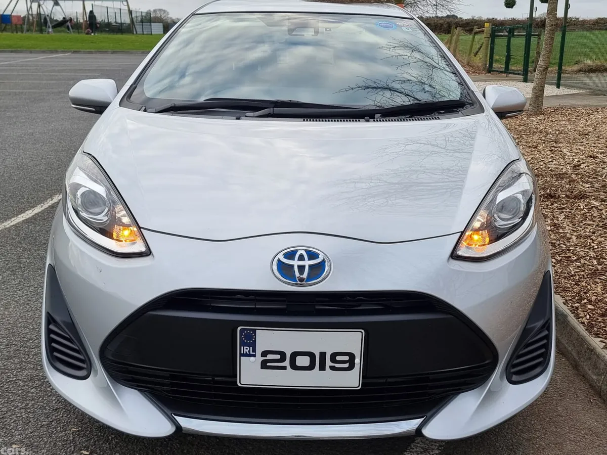 Toyota Aqua Hatchback, Petrol Hybrid, 2019, White