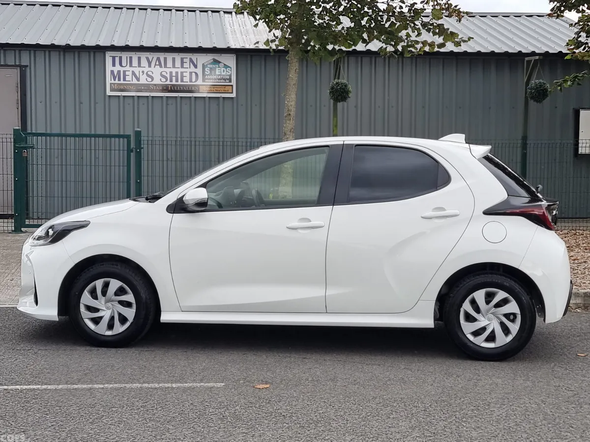 Toyota Yaris Hatchback, Petrol, 2020, White