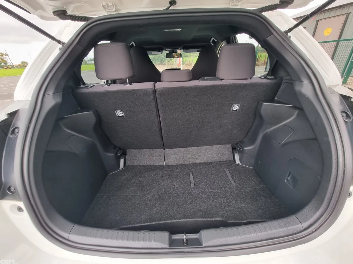 Toyota Yaris Hatchback, Petrol, 2020, White