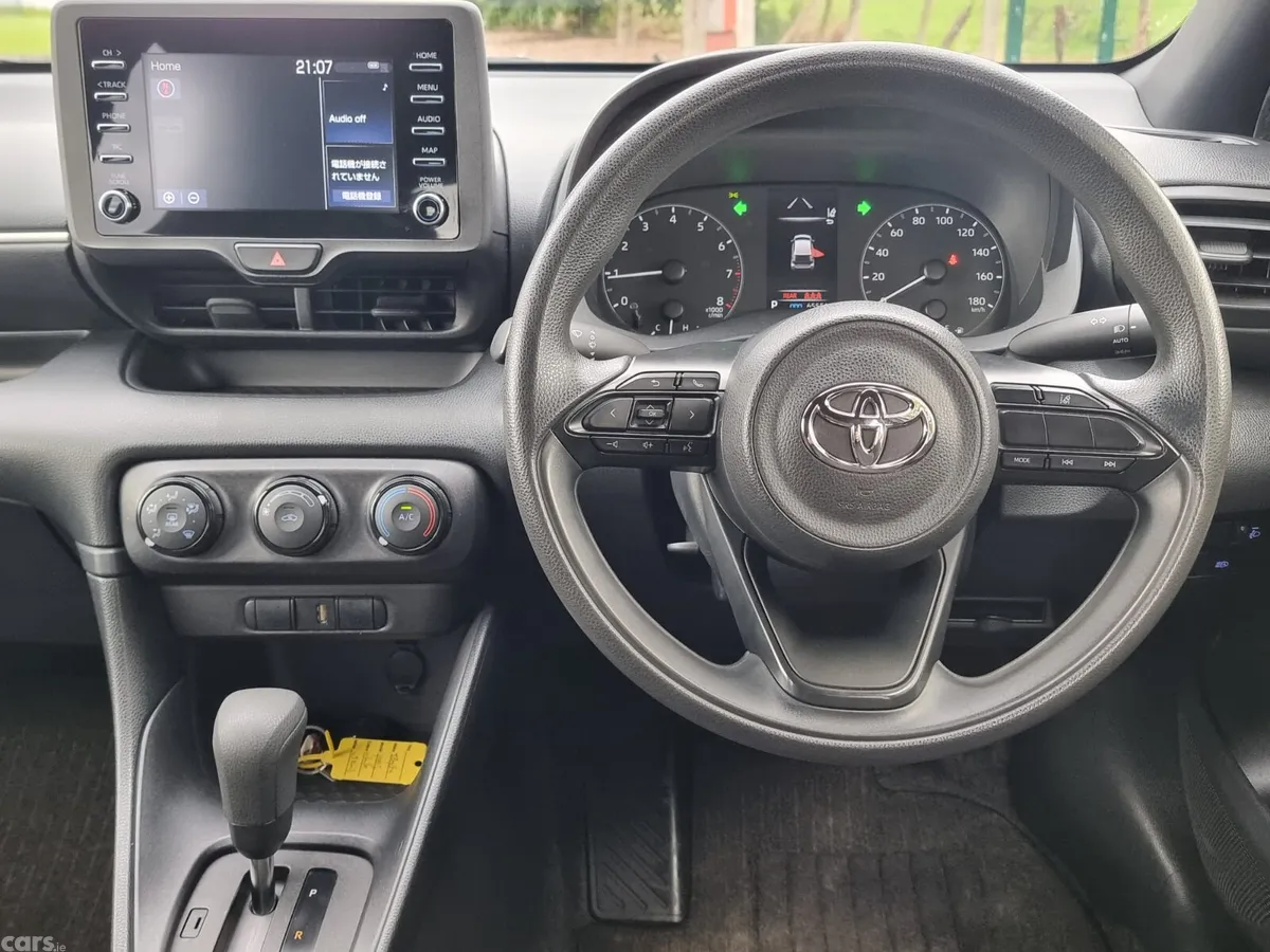 Toyota Yaris Hatchback, Petrol, 2020, White