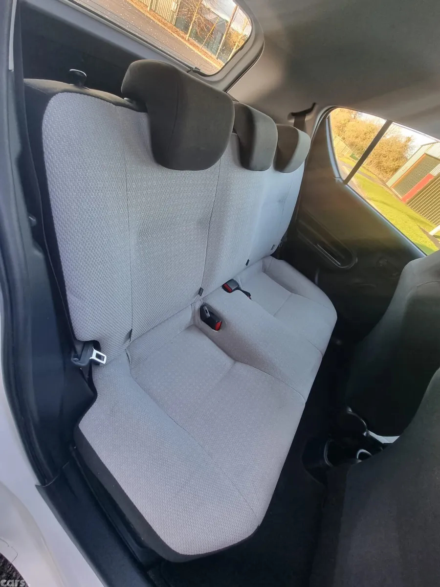 Toyota Aqua Hatchback, Petrol Hybrid, 2019, White
