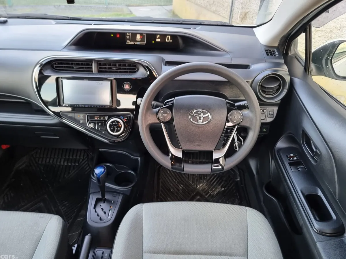 Toyota Aqua Hatchback, Petrol Hybrid, 2019, White
