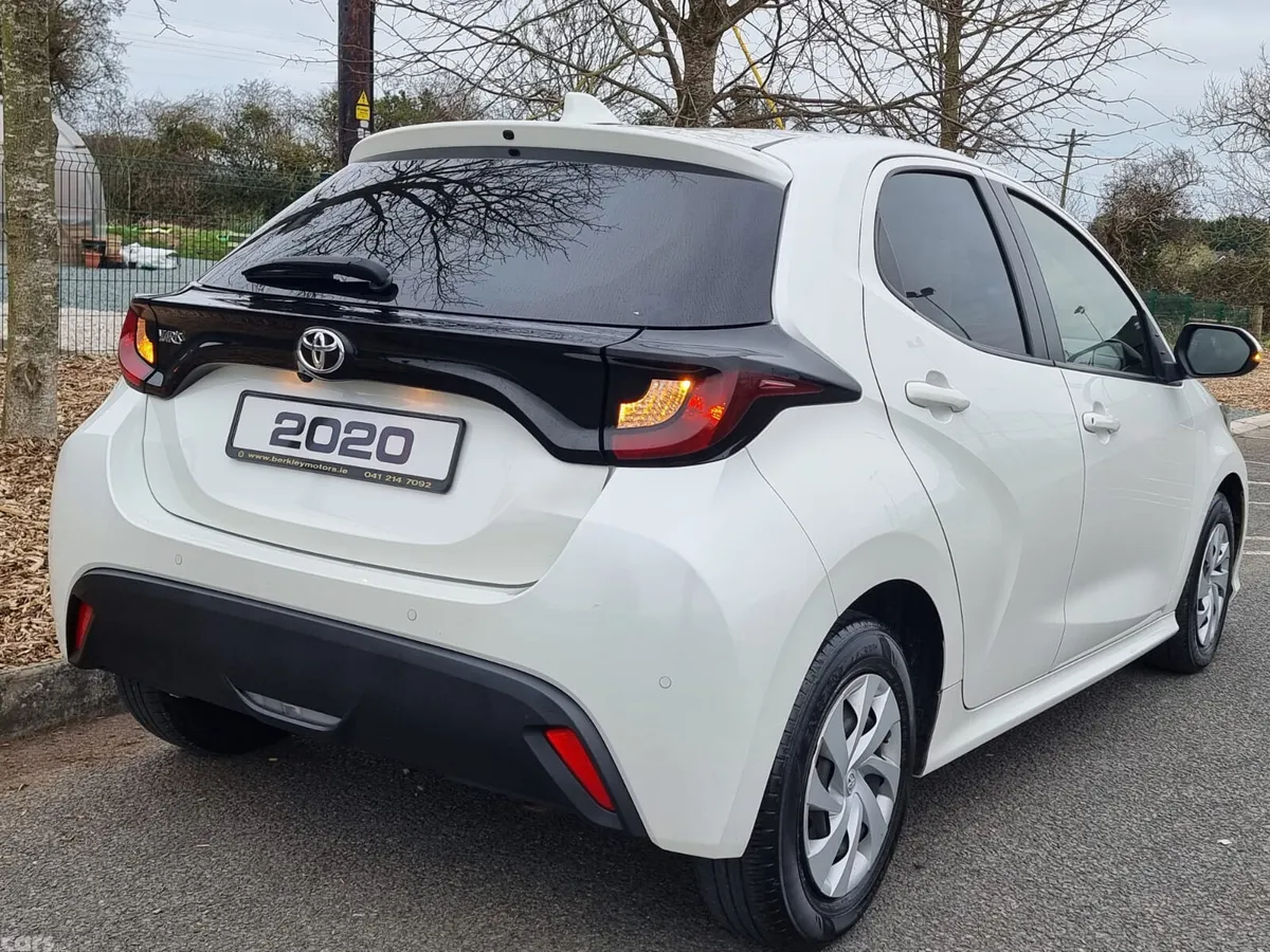 Toyota Yaris Hatchback, Petrol, 2020, White