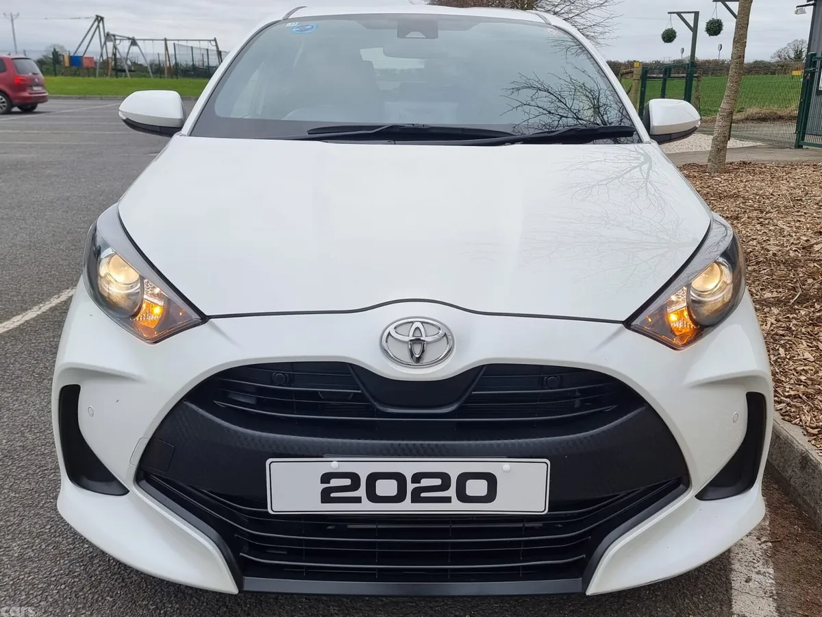 Toyota Yaris Hatchback, Petrol, 2020, White