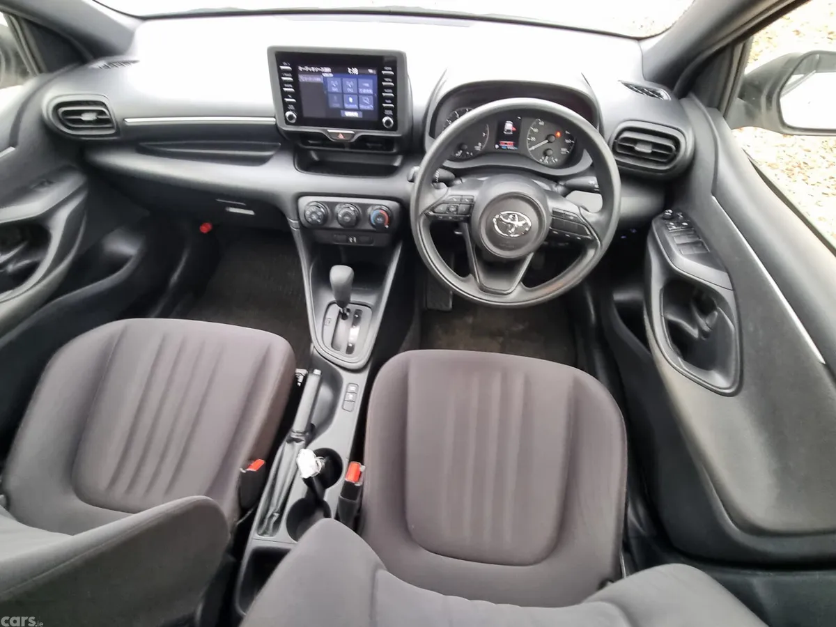 Toyota Yaris Hatchback, Petrol, 2020, White