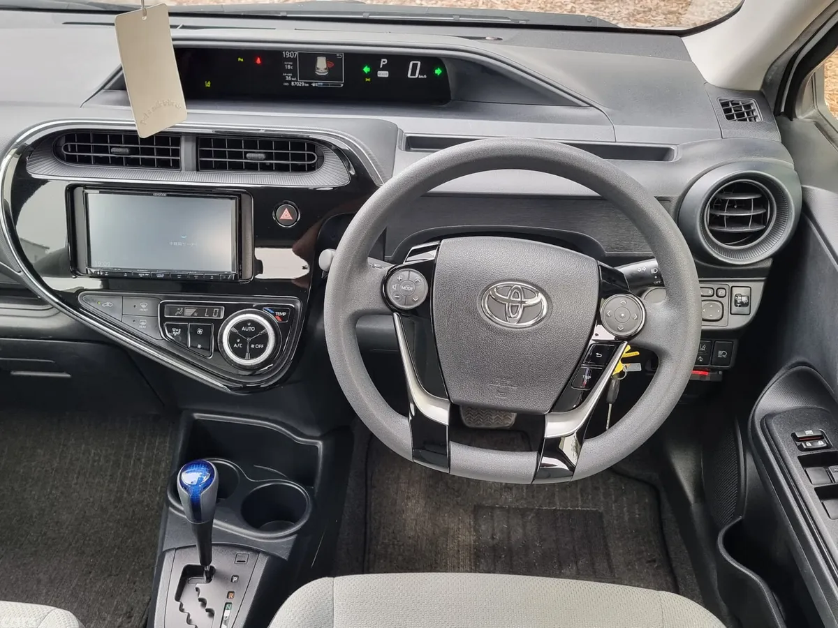 Toyota Aqua Hatchback, Petrol Hybrid, 2019, White