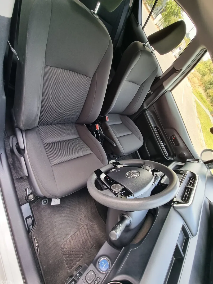 Toyota Aqua Hatchback, Petrol Hybrid, 2019, White