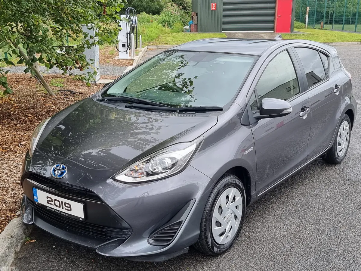 Toyota Aqua Hatchback, Petrol Hybrid, 2019, Black