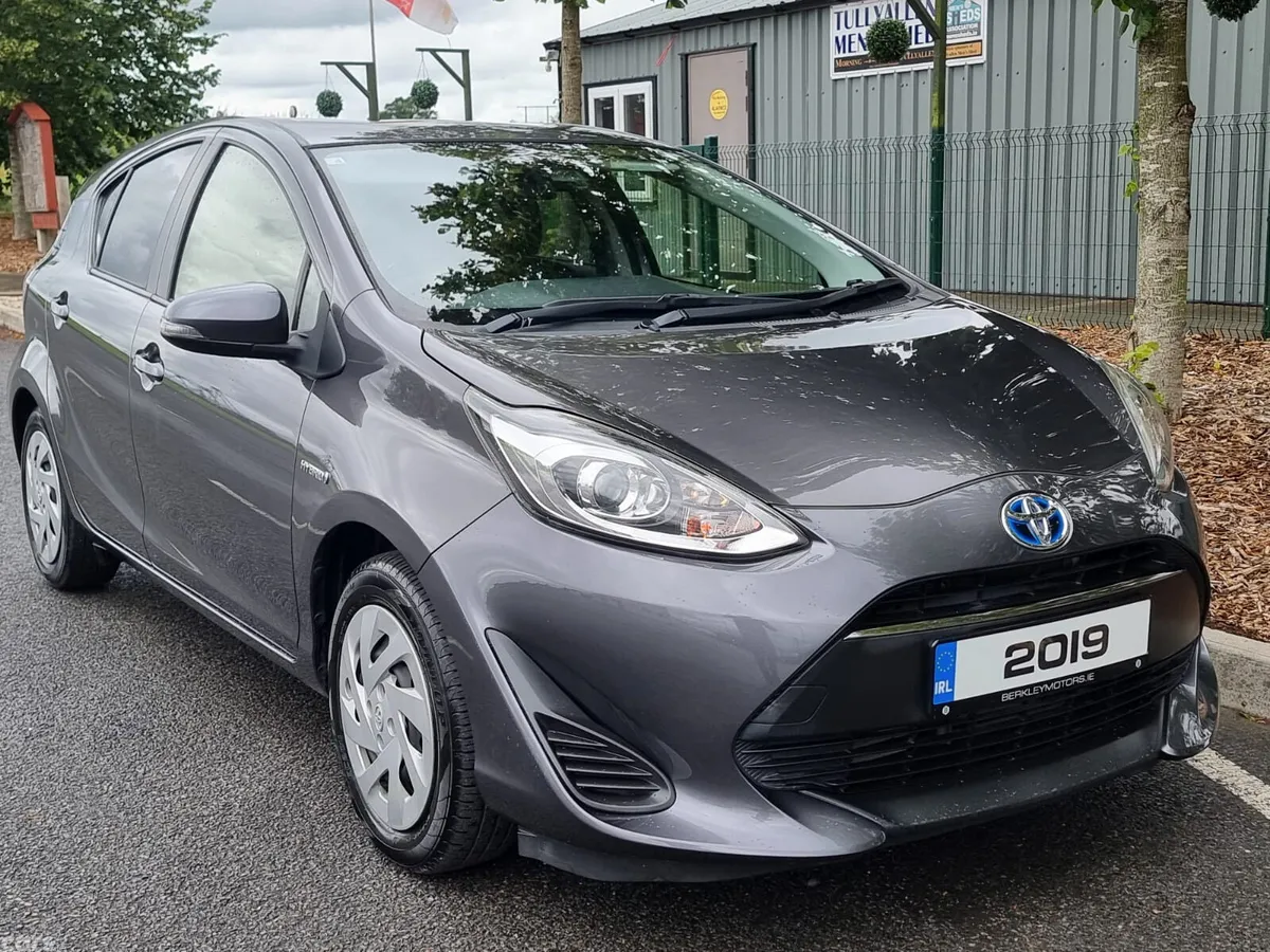 Toyota Aqua Hatchback, Petrol Hybrid, 2019, Grey