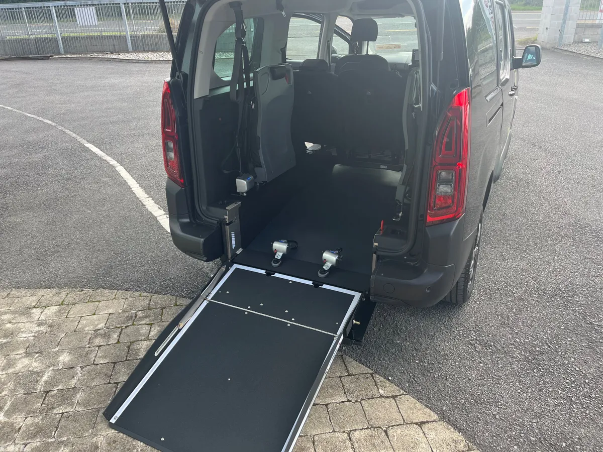 Citroen Berlingo MPV, Diesel, 2026, Black