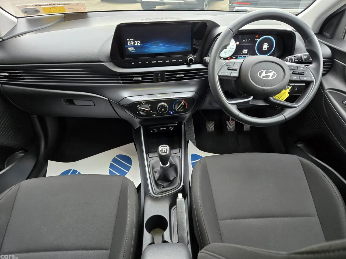 Hyundai i20 Hatchback, Petrol, 2025, White