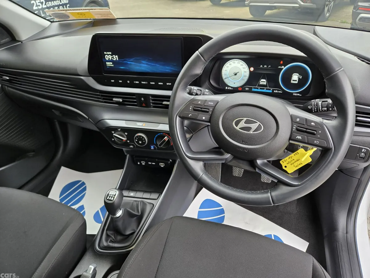 Hyundai i20 Hatchback, Petrol, 2025, White