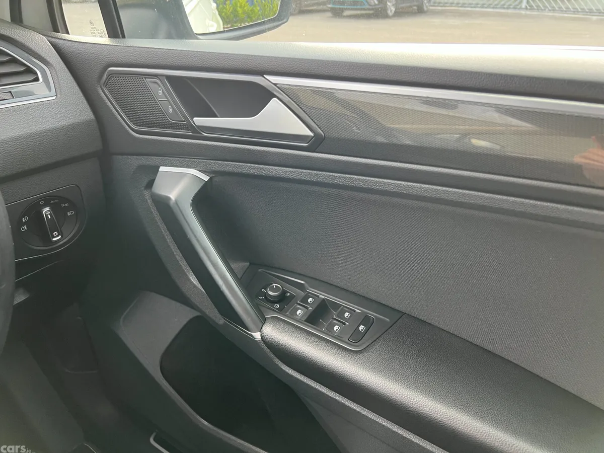 Volkswagen Tiguan SUV, Diesel, 2017, White