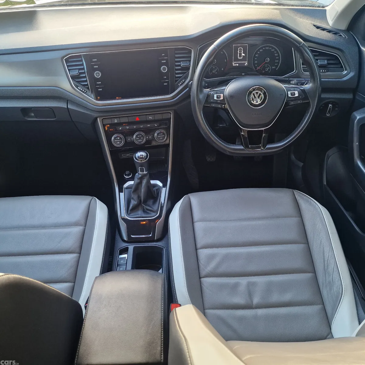 Volkswagen T-Roc SUV, Diesel, 2019, Brown