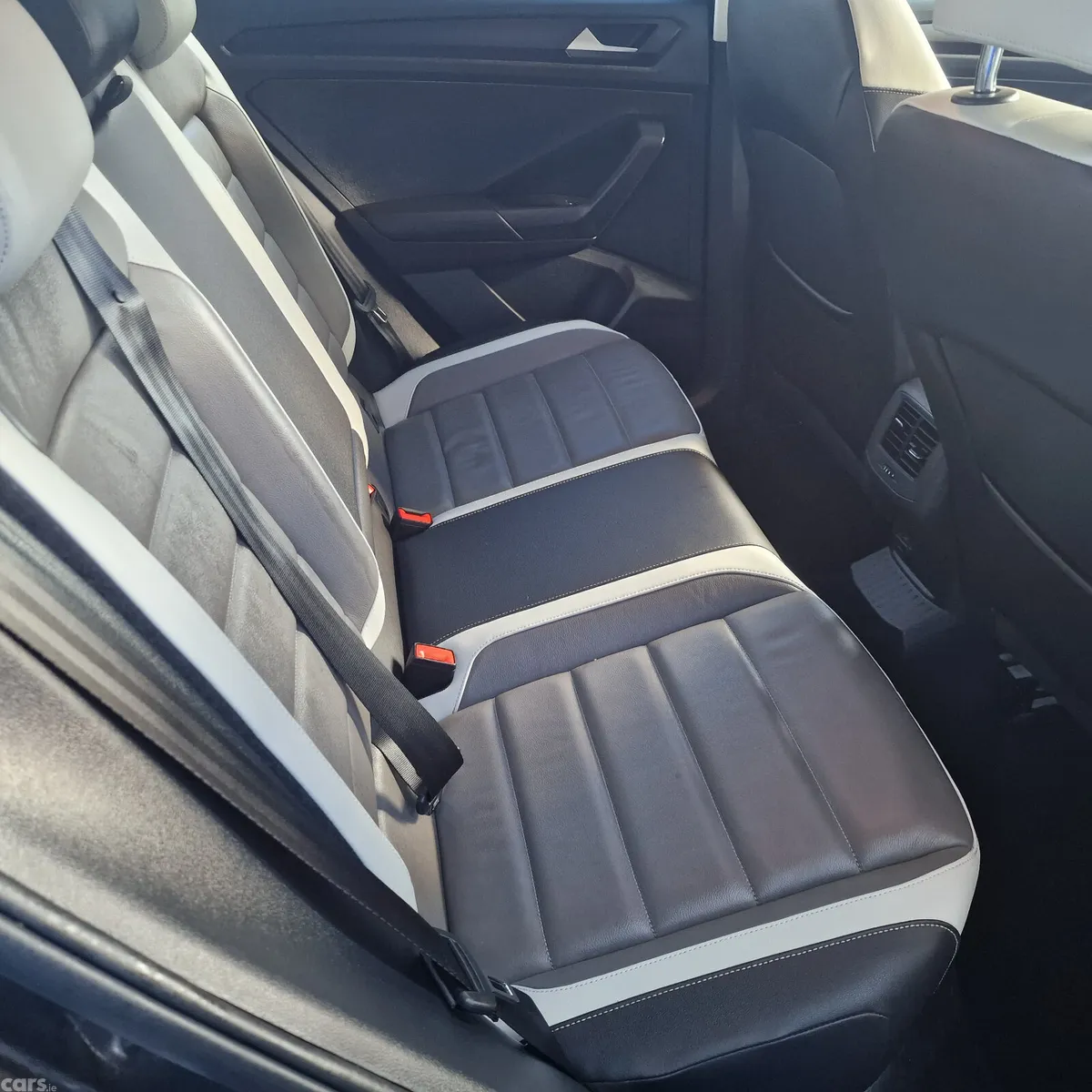 Volkswagen T-Roc SUV, Diesel, 2019, Brown