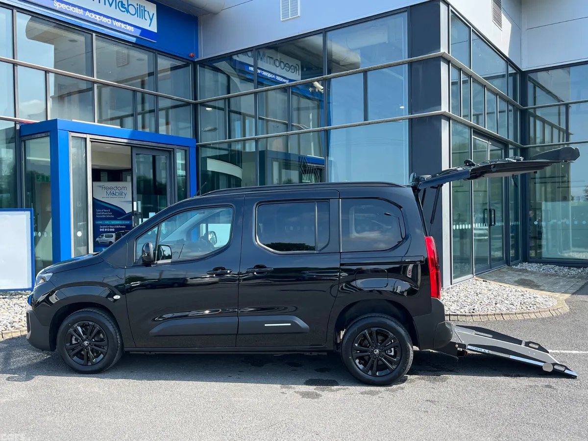 Citroen Berlingo MPV, Diesel, 2027, Black