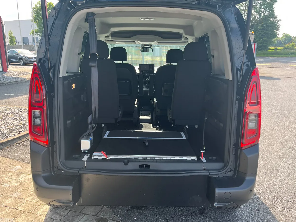 Citroen Berlingo MPV, Diesel, 2027, Black