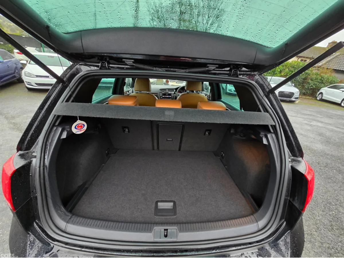 Volkswagen Golf Hatchback, Petrol, 2015, Black