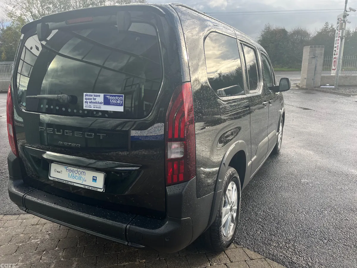 Peugeot Rifter MPV, Diesel, 2026, Black