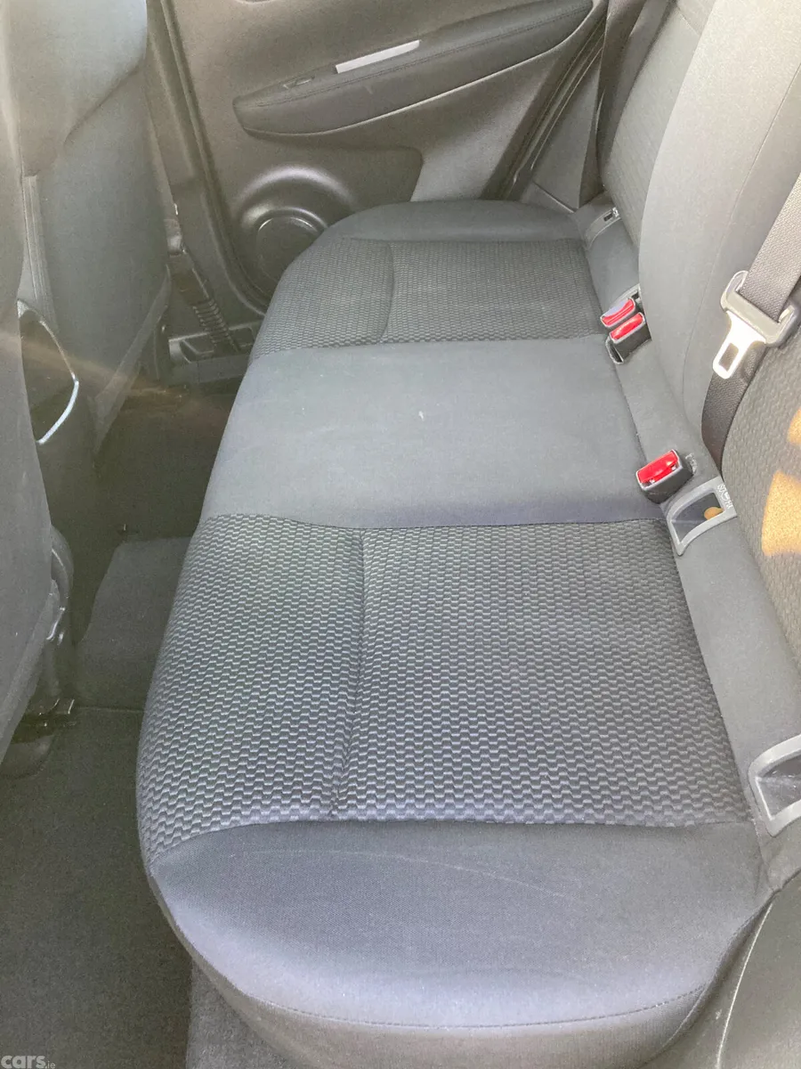 Nissan Qashqai Hatchback, Diesel, 2015, Silver
