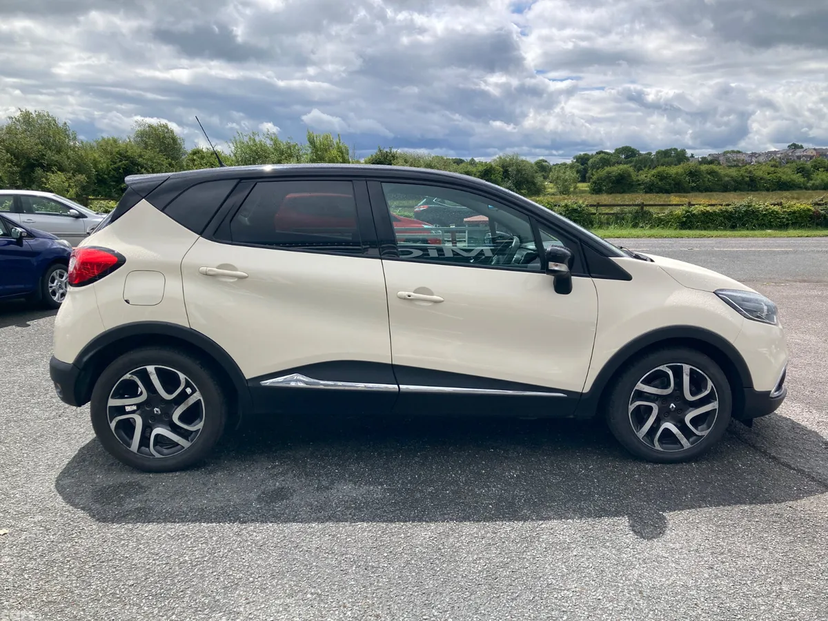 Renault Captur Hatchback, Diesel, 2015, Yellow