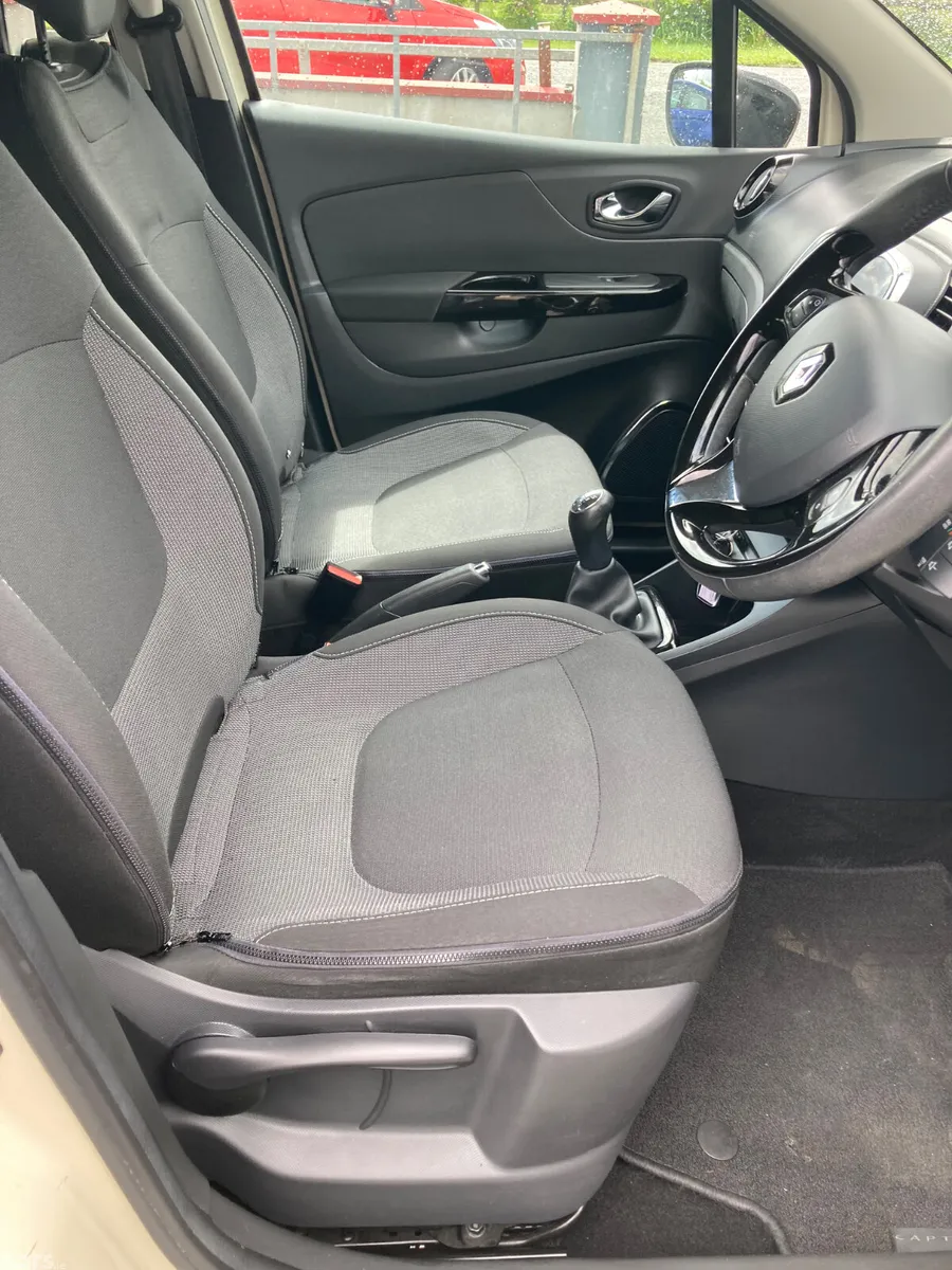 Renault Captur Hatchback, Diesel, 2015, Yellow