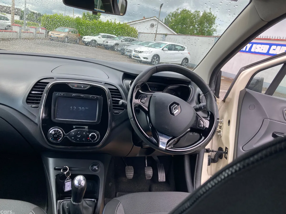 Renault Captur Hatchback, Diesel, 2015, Yellow