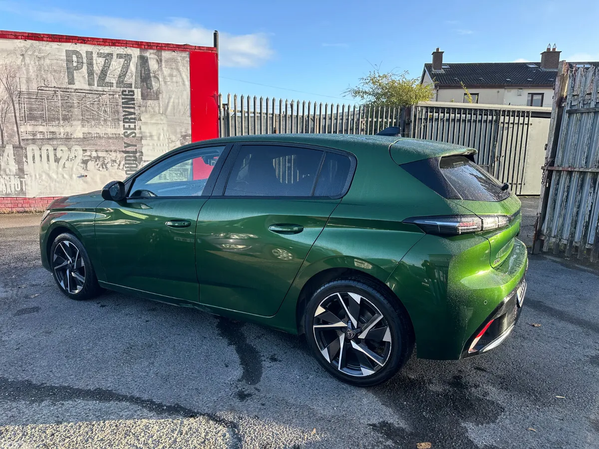Peugeot 308 Hatchback, Diesel, 2022, Green