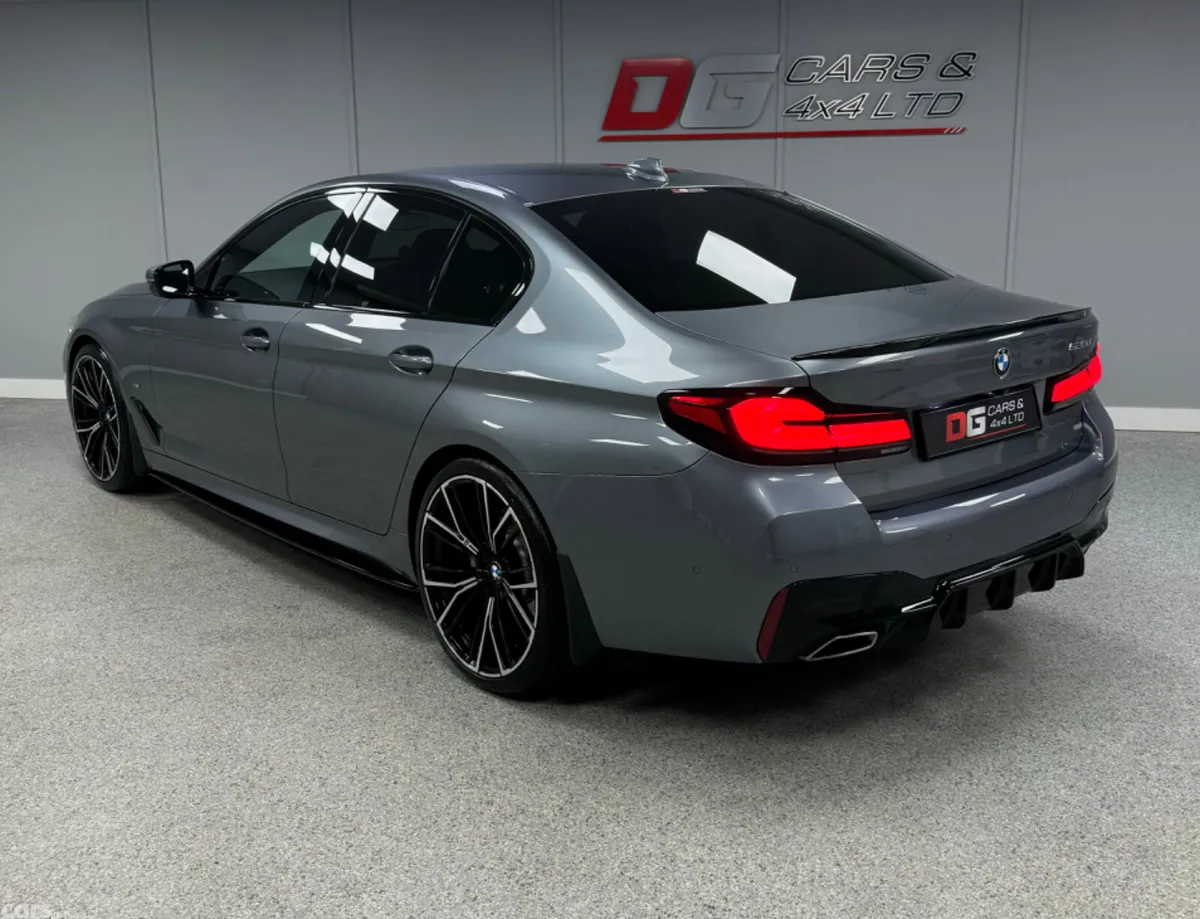 BMW 5-Series Saloon, Diesel Hybrid, 2020, Blue