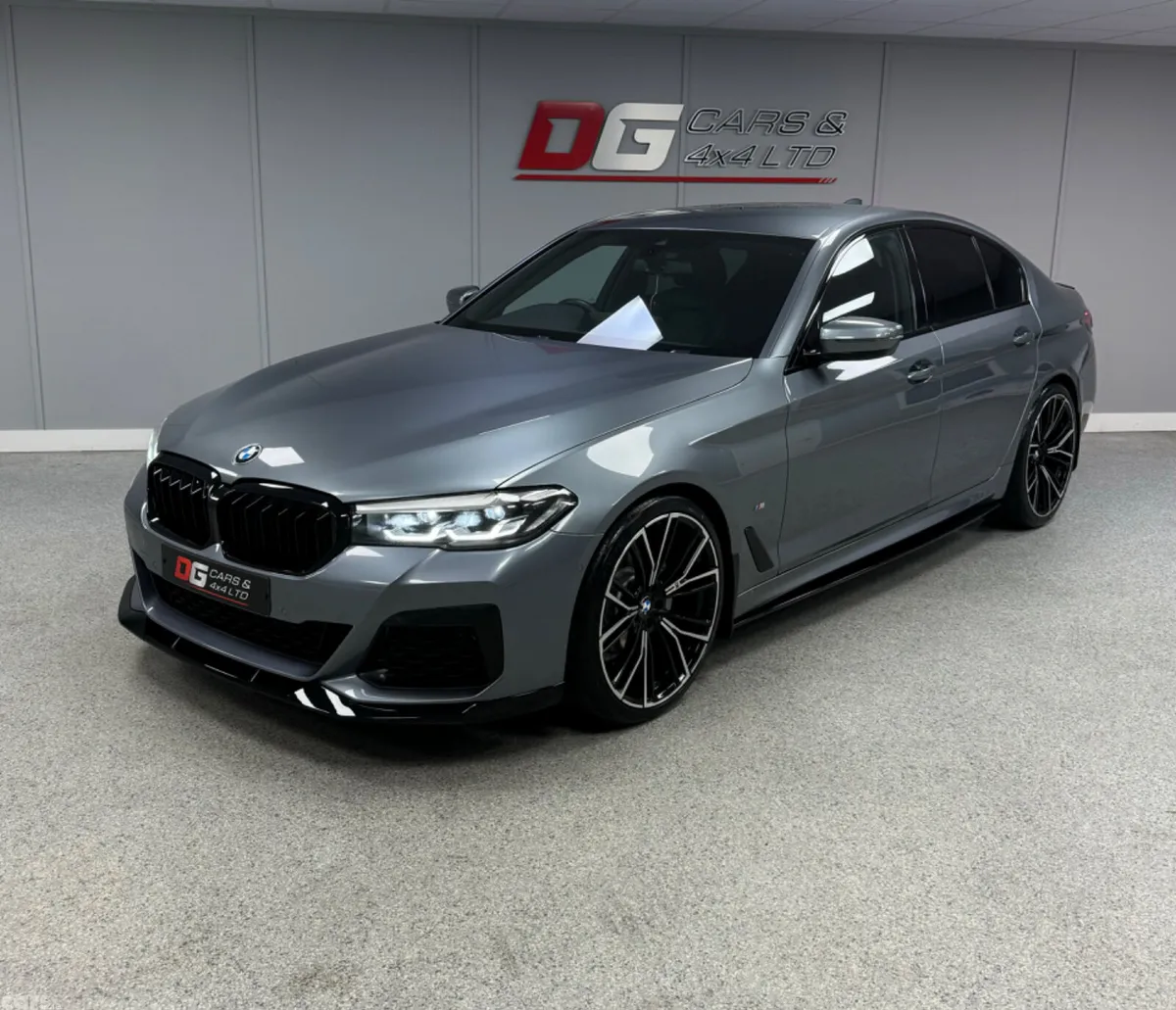BMW 5-Series Saloon, Diesel Hybrid, 2020, Blue