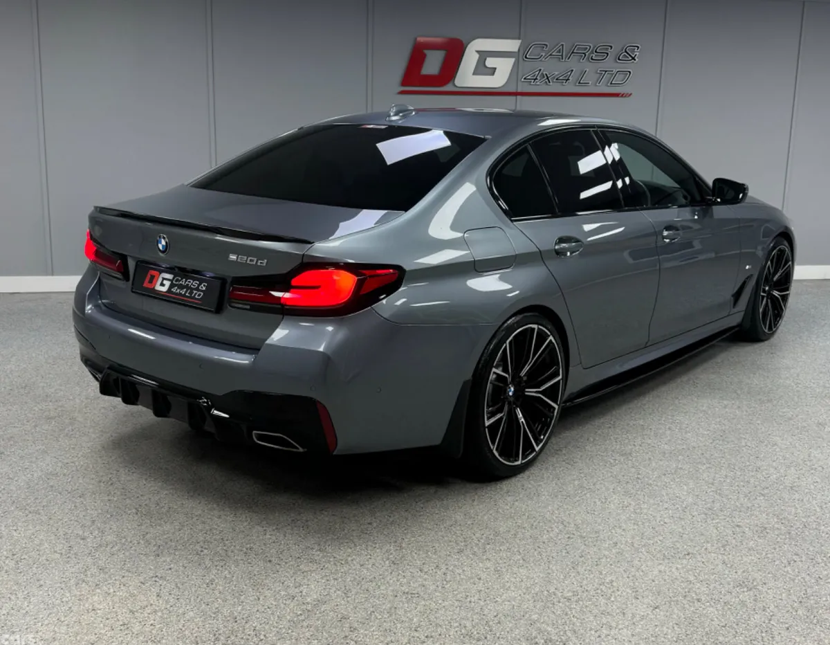 BMW 5-Series Saloon, Diesel Hybrid, 2020, Blue