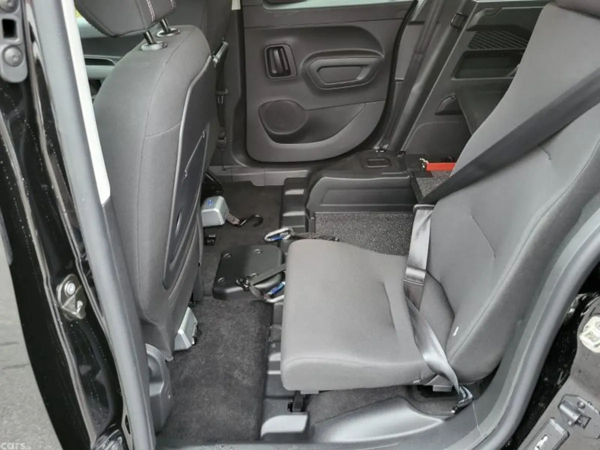 Peugeot Rifter MPV, Diesel, 2026, Black