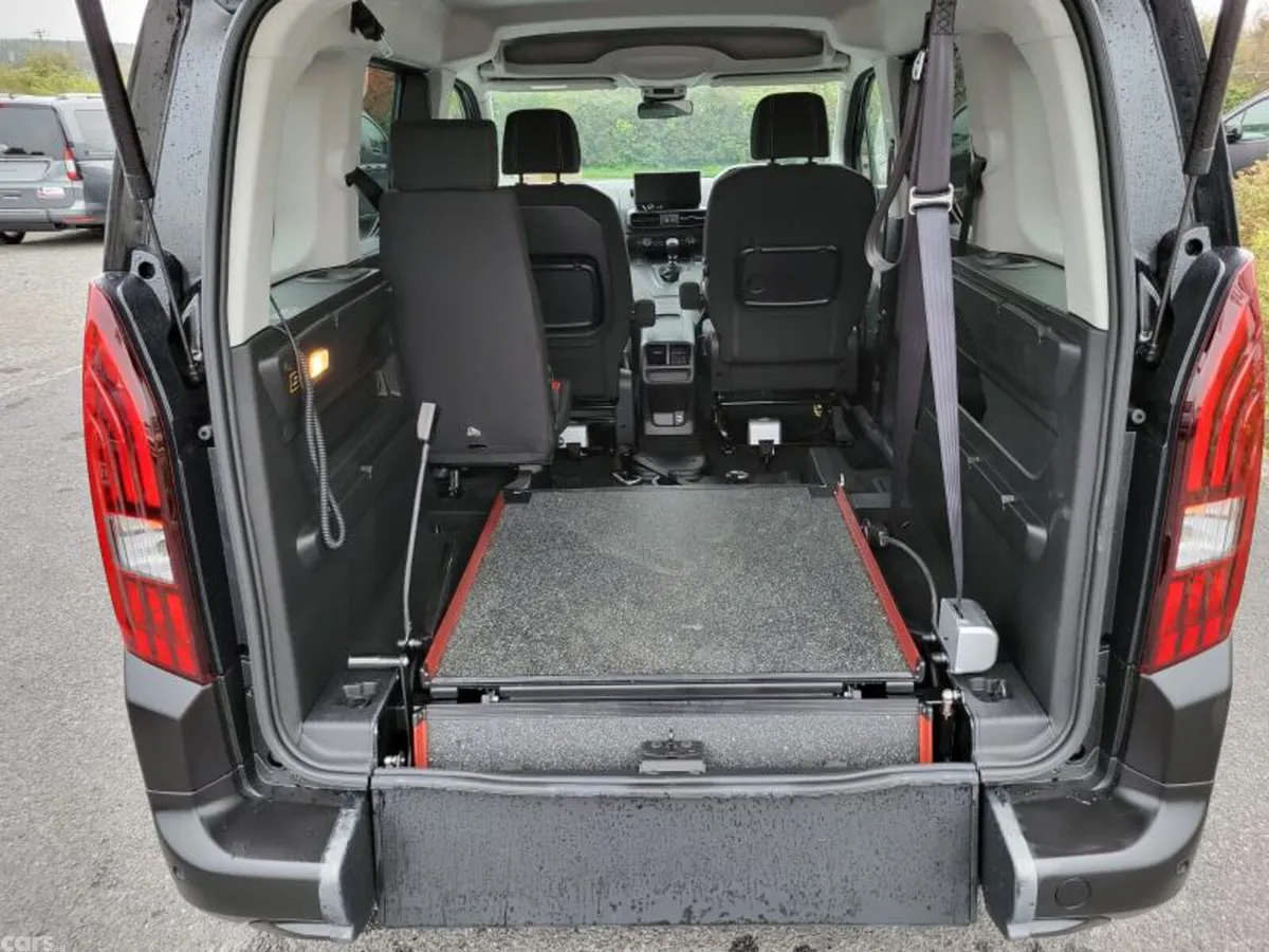 Peugeot Rifter MPV, Diesel, 2026, Black
