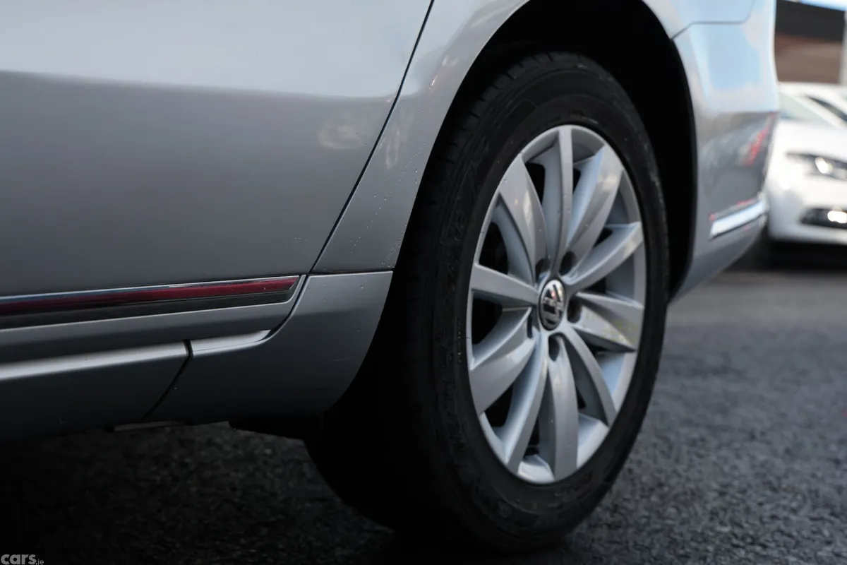 Volkswagen Passat Estate, Petrol, 2013, Silver