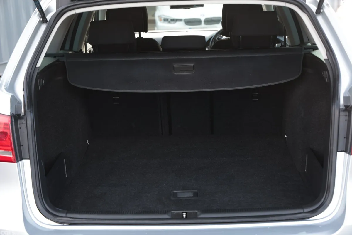Volkswagen Passat Estate, Petrol, 2013, Silver